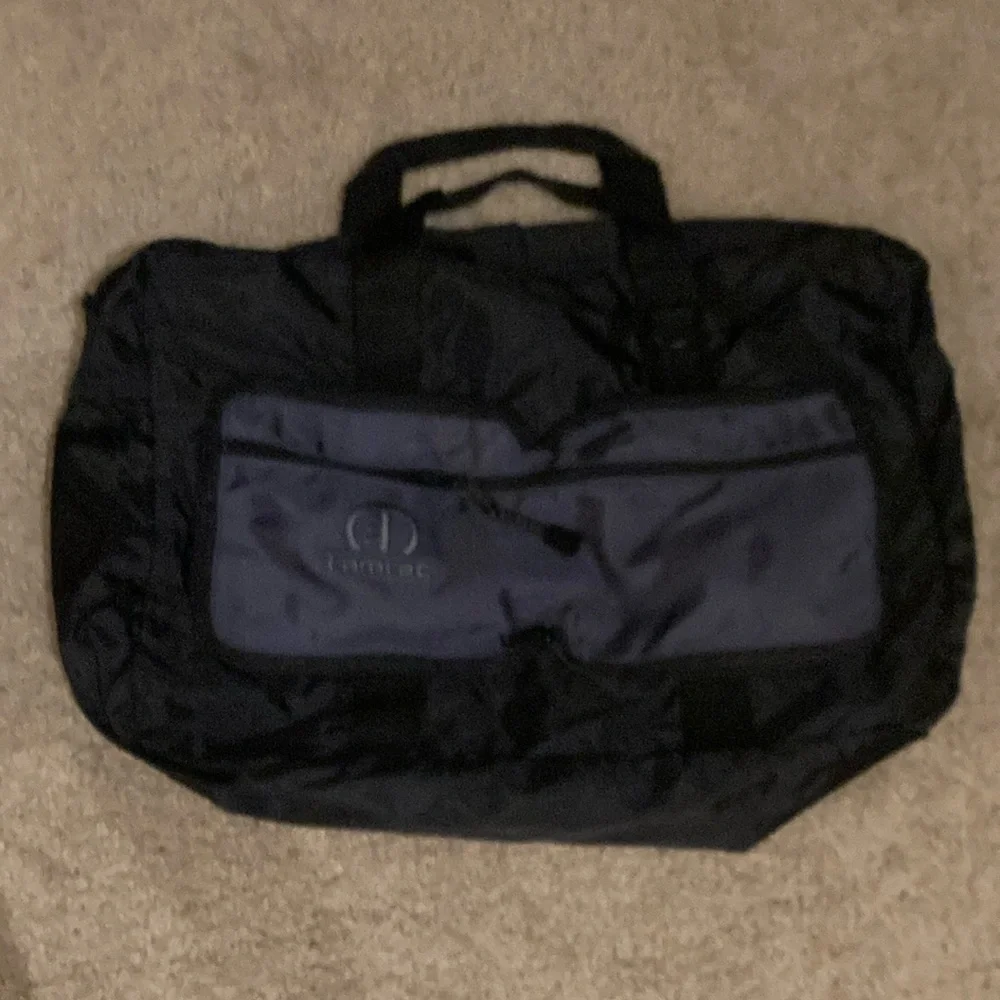 Tamrac Lightweight Duffel Tote Bag Black with Strap NWOT